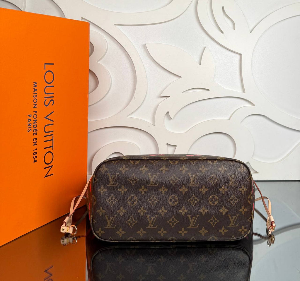Louis Vuitton LV x TM Neverfull MM x murakami 

⭐️