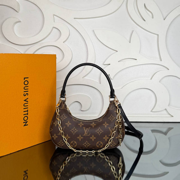 Louis Vuitton Catchy PM Bag

910332 ⭐️
