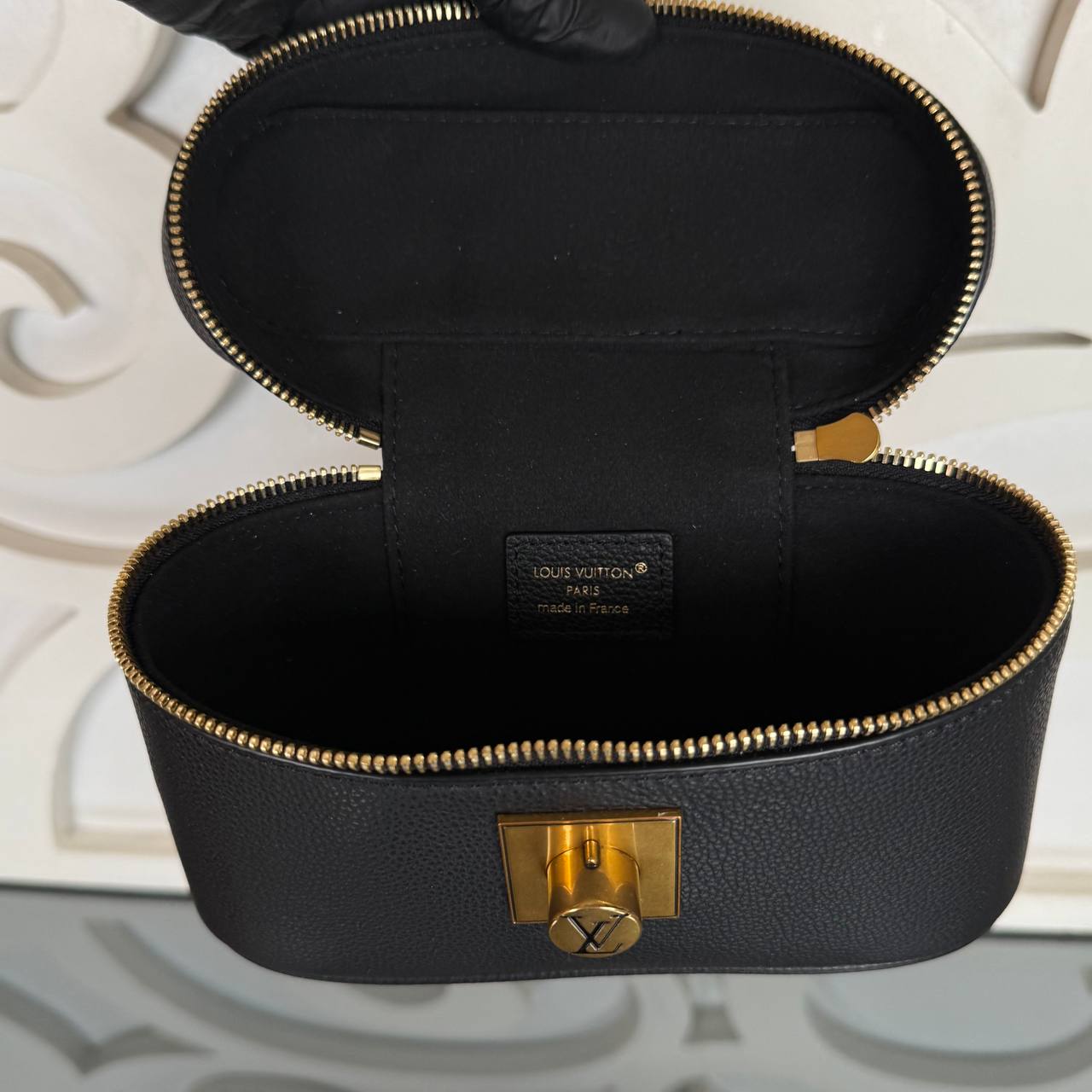 Louis Vuitton Low Key Vanity Pouch

910633 ⭐️