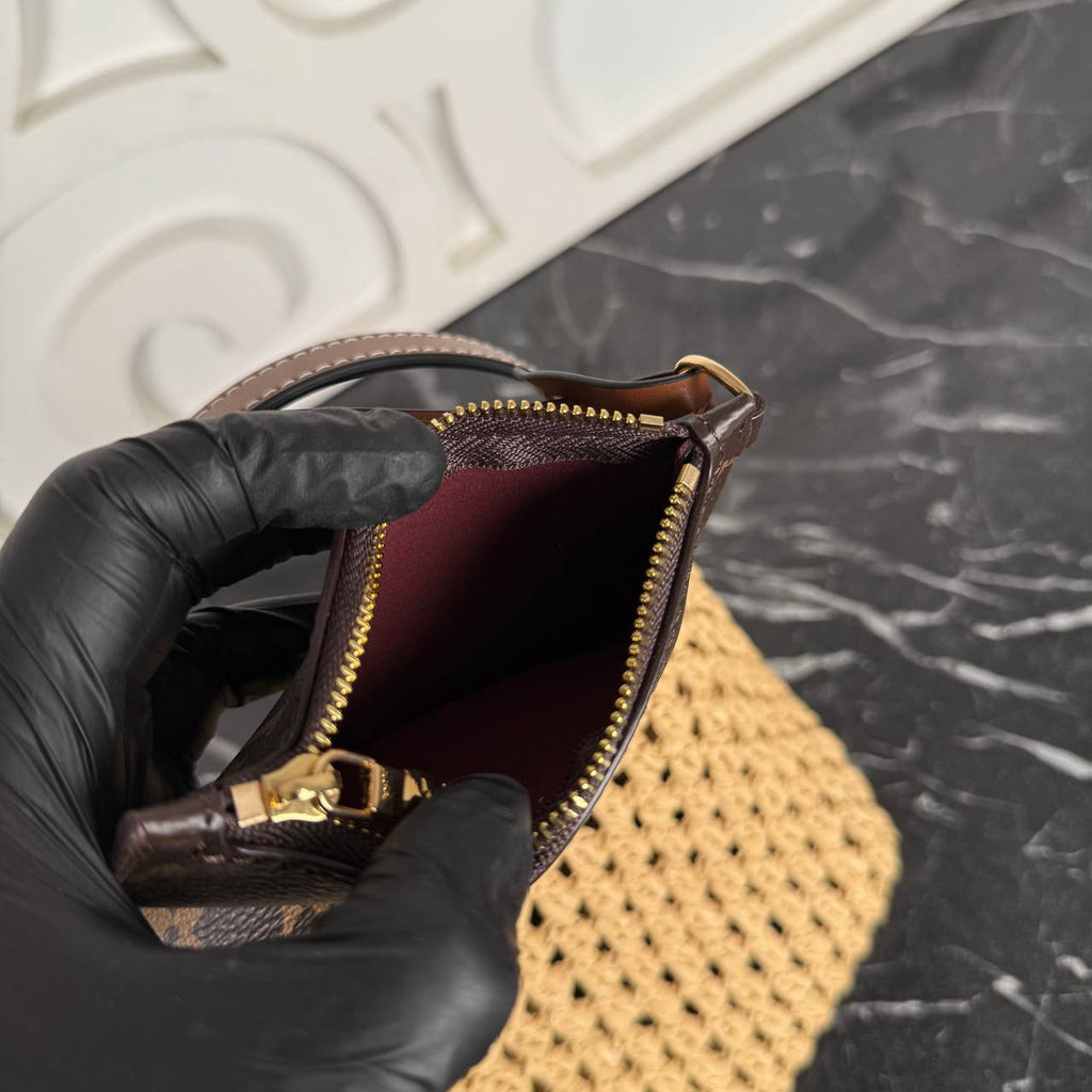 Louis Vuitton All In BB Raffia Bag

910121 ⭐️