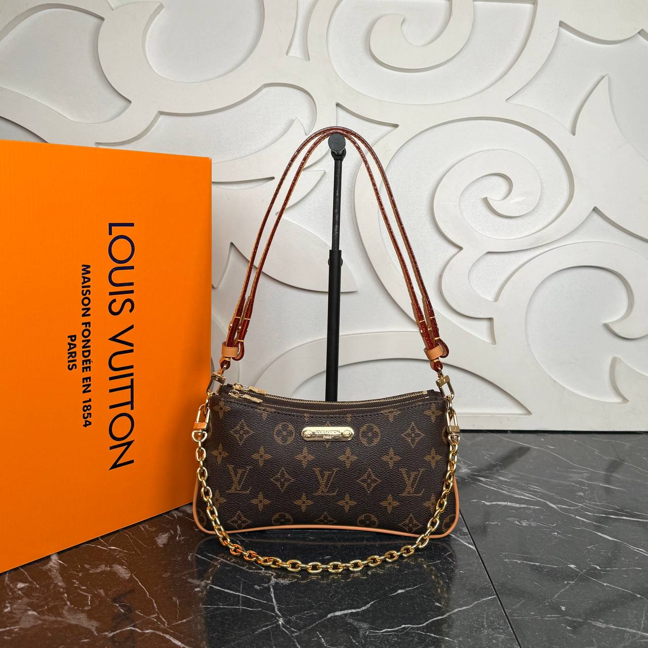 Louis Vuitton Liv Pochette

210076 ⭐️