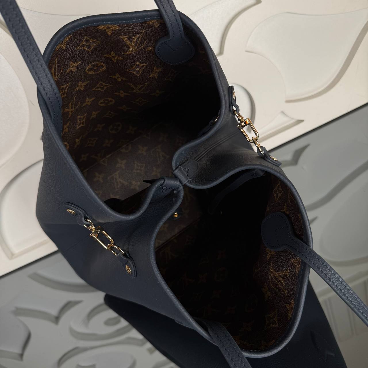 Louis Vuitton Neverfull Bandouliere Inside Out BB
Big size 42x28
19x16 cm small size 
210005 ⭐️