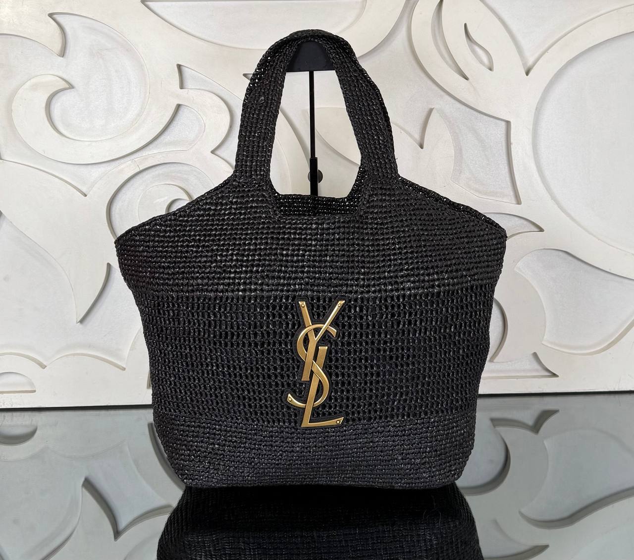 Saint Laurent Icare Medium in Raffia 

31x28 cm 
910973 ⭐️