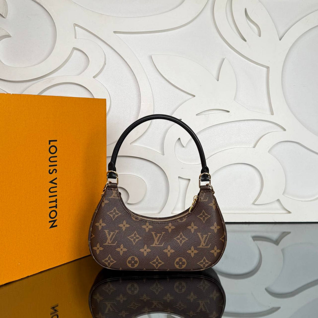 Louis Vuitton Catchy PM Bag

910332 ⭐️