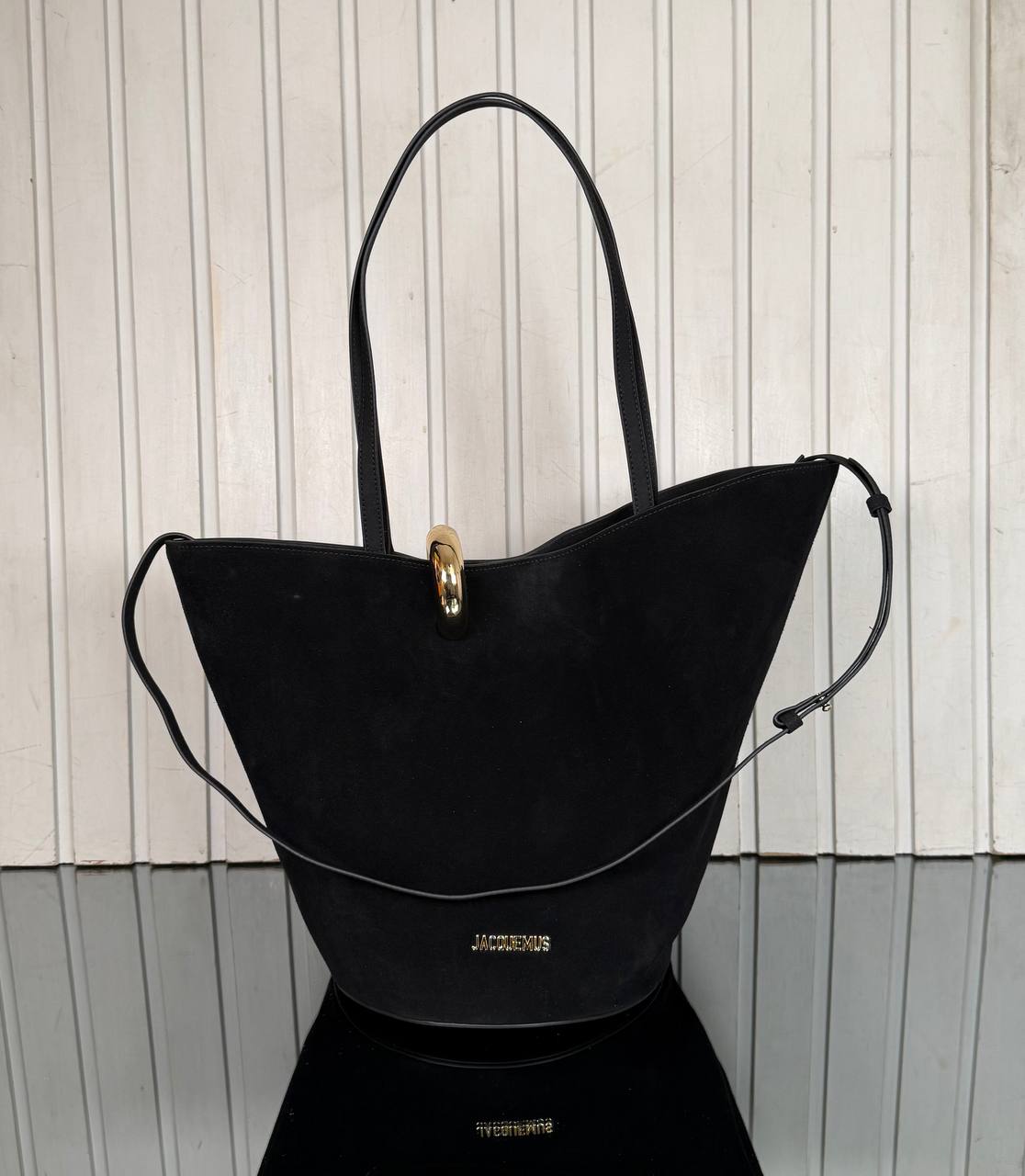 Jacquemus Bambola La Casa Suede Bag Large

33x38 cm
910388 ⭐️