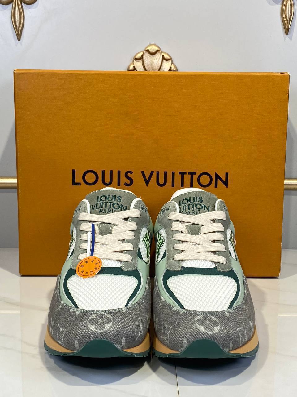 Louis Vuitton Blus Sneakers 

911021 ⭐️