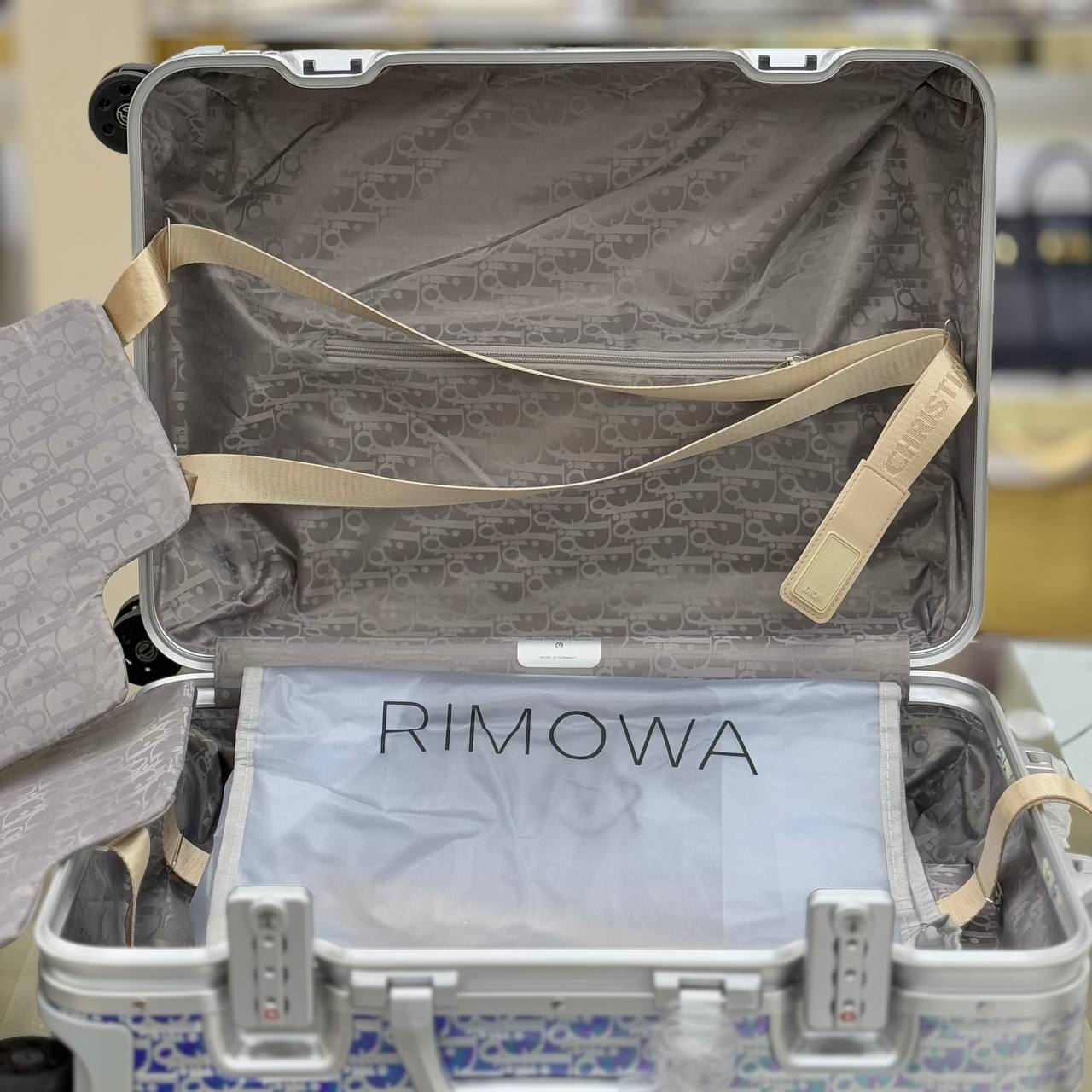 Christian Dior and Rimowa Carry-On Cabin Suitcase
38x50x21 cm