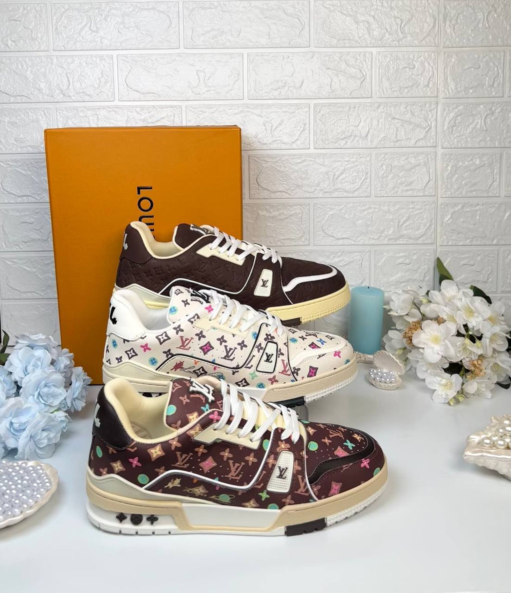 Louis Vuitton Sneakers

3793-5 ⭐️
