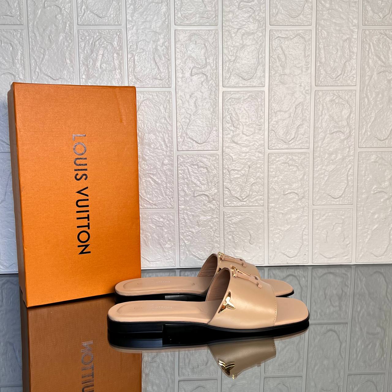Louis Vuitton Mare Flat Mule

911256 ⭐️