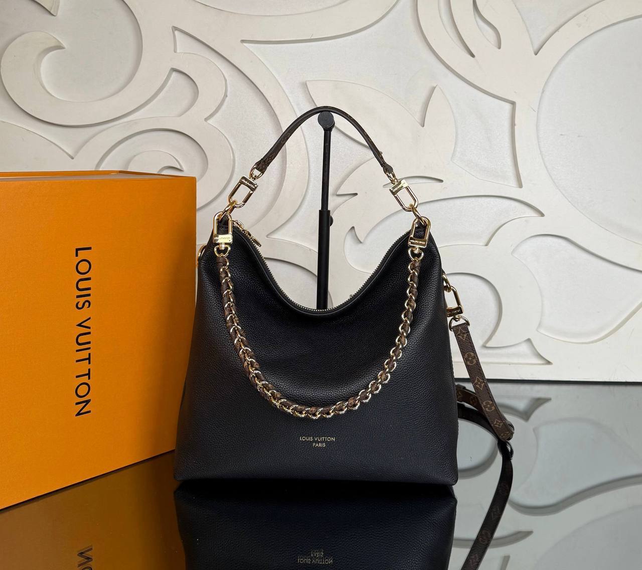 Louis Vuitton Multipass Bag

910426 ⭐️