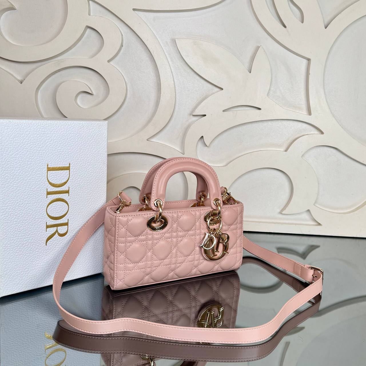 Christian Dior D-Joy Medium Bag

22x12 cm 
910517 ⭐️