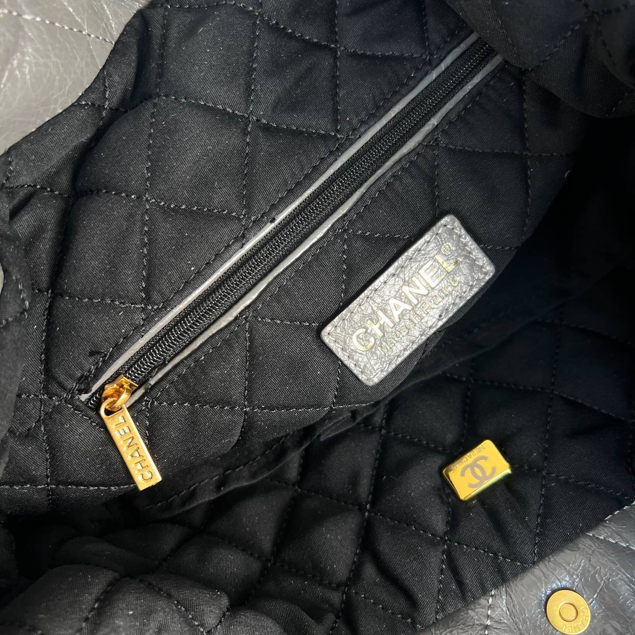 Chanel 22 Handbag

33x39 cm 
5648 ⭐️