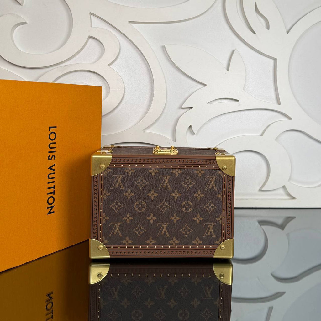 Louis Vuitton Coffret Tresor 

6207 ⭐️