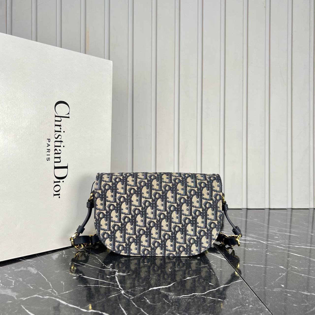 Christian Dior Signature Bag

24x14cm 
5686-1 ⭐️