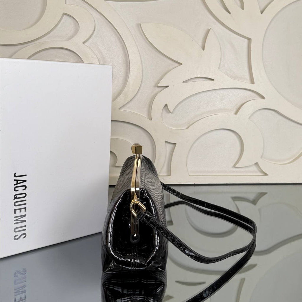 Jacquemus The Berlingot Medium 
Γυναικεία τσάντα 
34x13 cm
910806 ⭐️