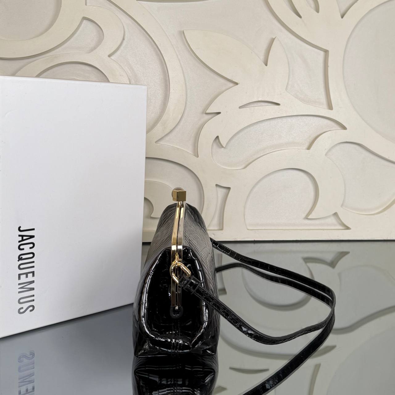 Jacquemus The Berlingot Medium 
Γυναικεία τσάντα 
34x13 cm
910806 ⭐️