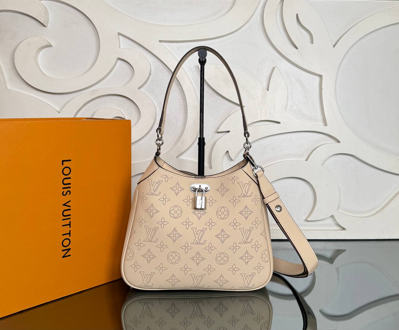 Louis Vuitton Mahina All Around PM

910590 ⭐️