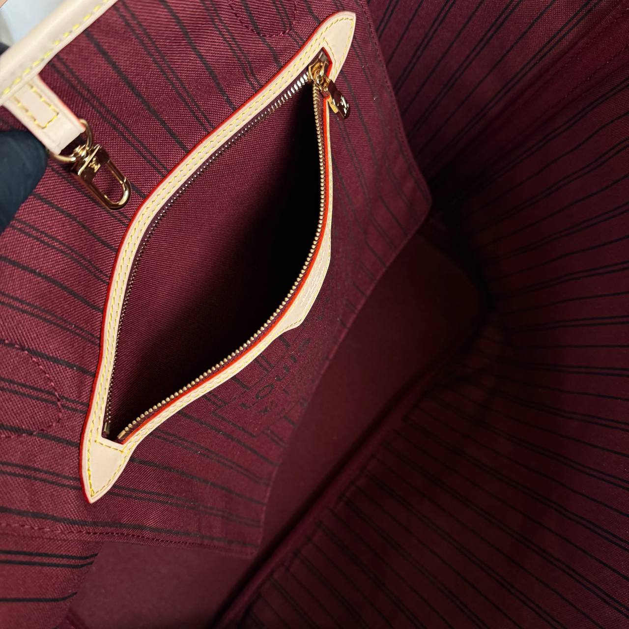 Louis Vuitton Neverfull GM
Limidet 1854 
910815 ⭐️