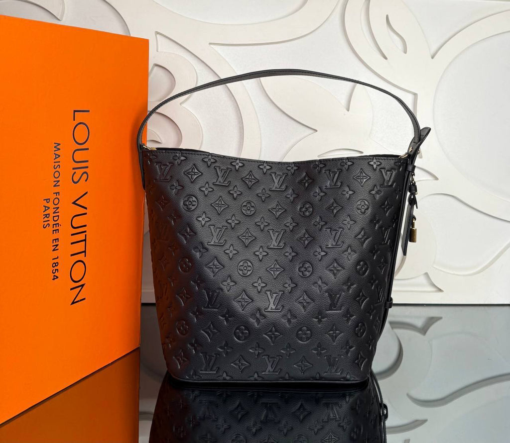 Louis Vuitton All In GM

910007 ⭐️