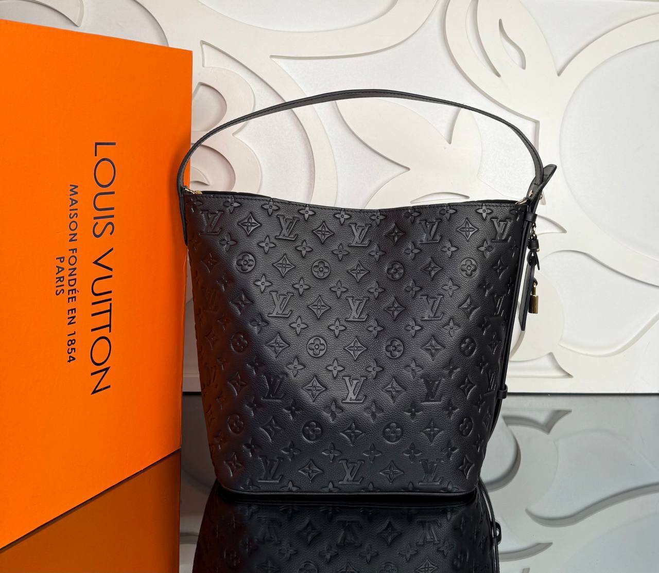 Louis Vuitton All In GM

910007 ⭐️