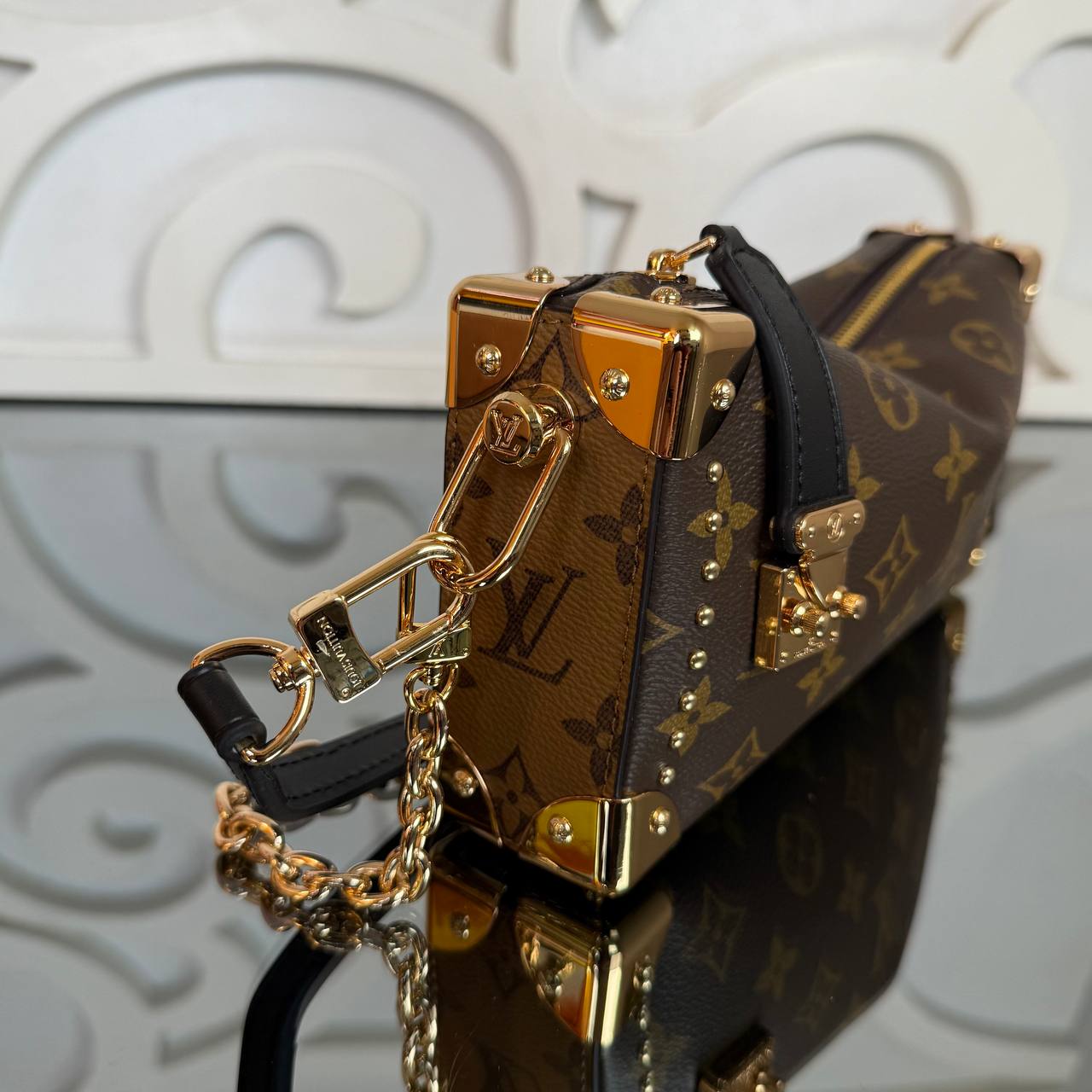 Louis Vuitton Slim Trunk Bag

910817 ⭐️