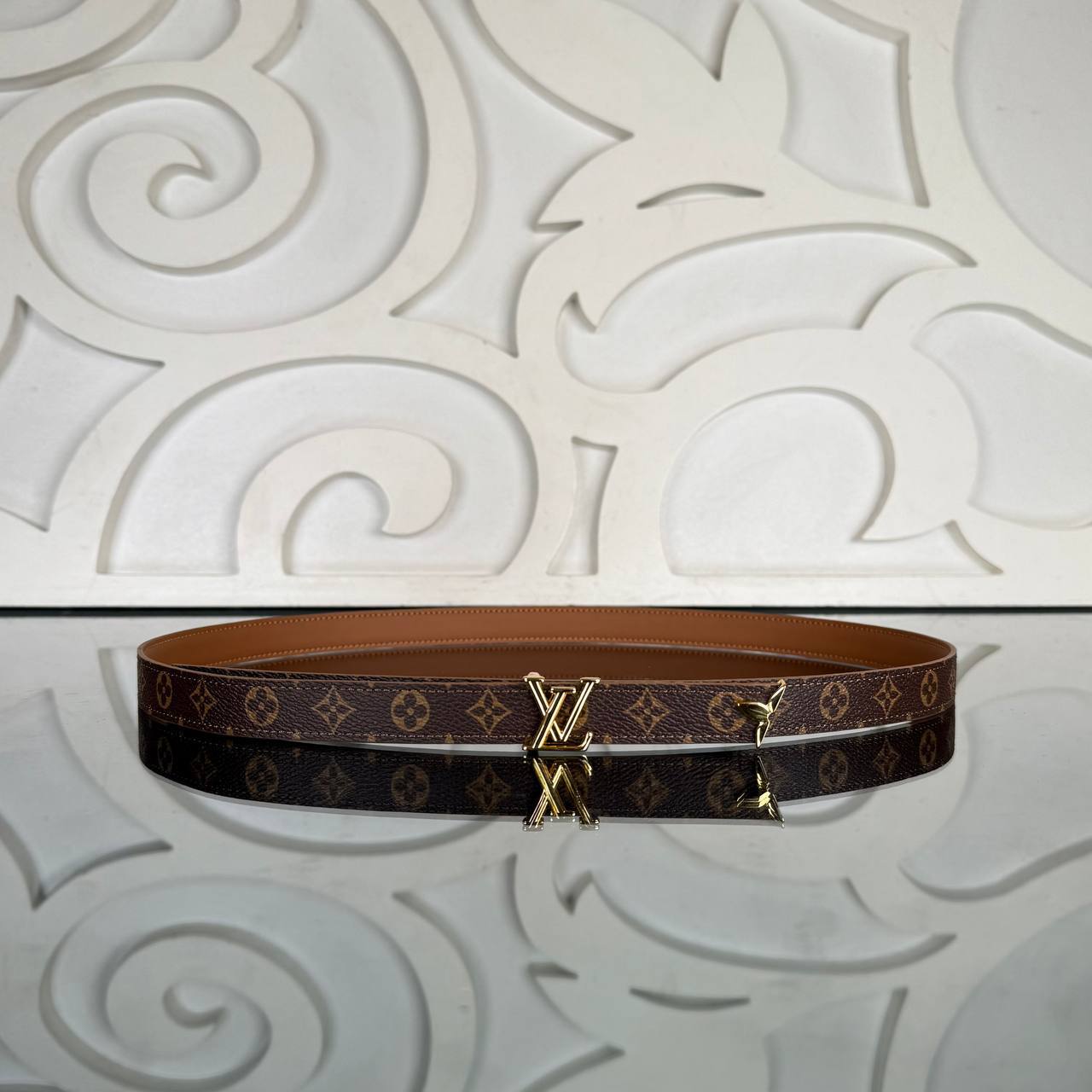 Louis Vuitton Pretty LV 20 mm Reversible Belt

217037 ⭐️