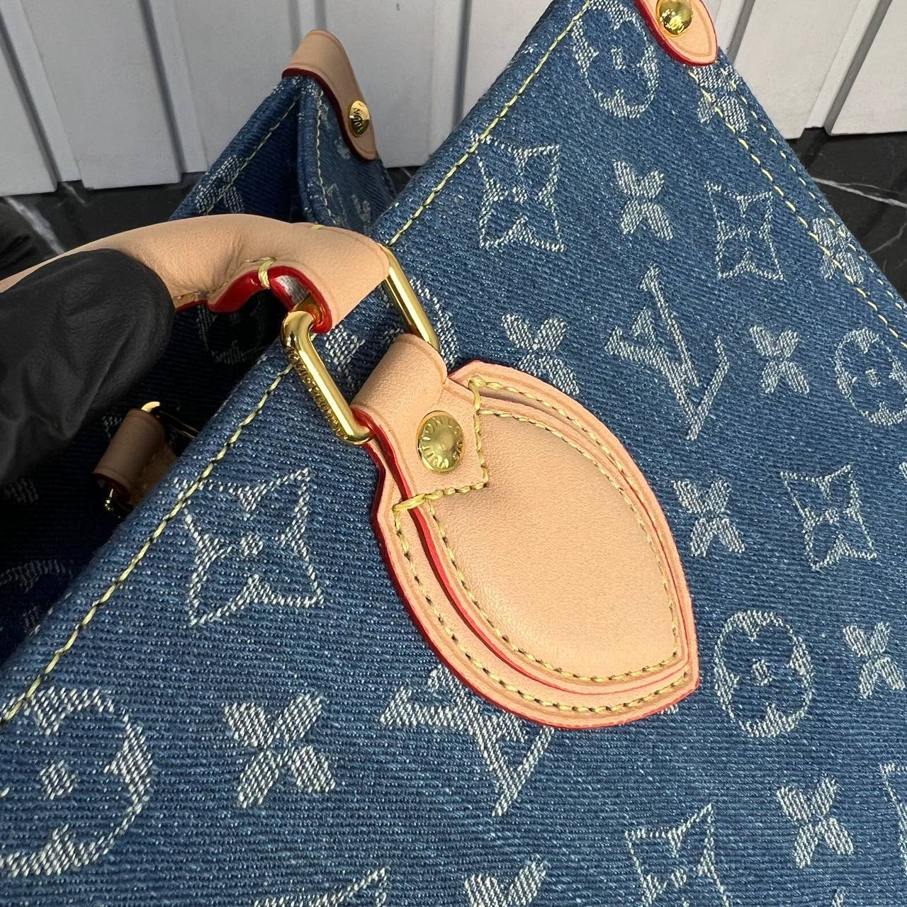 Louis Vuitton OnTheGo MM Denim

5979