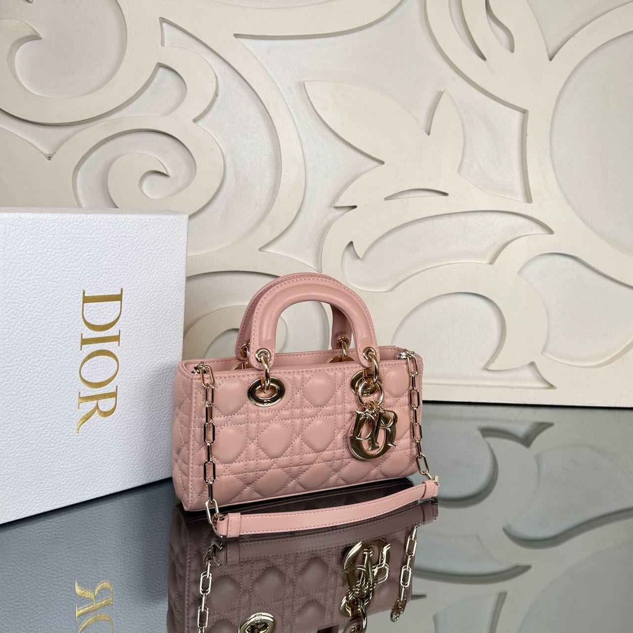 Christian Dior D-Joy Medium Bag

22x12 cm 
910517 ⭐️