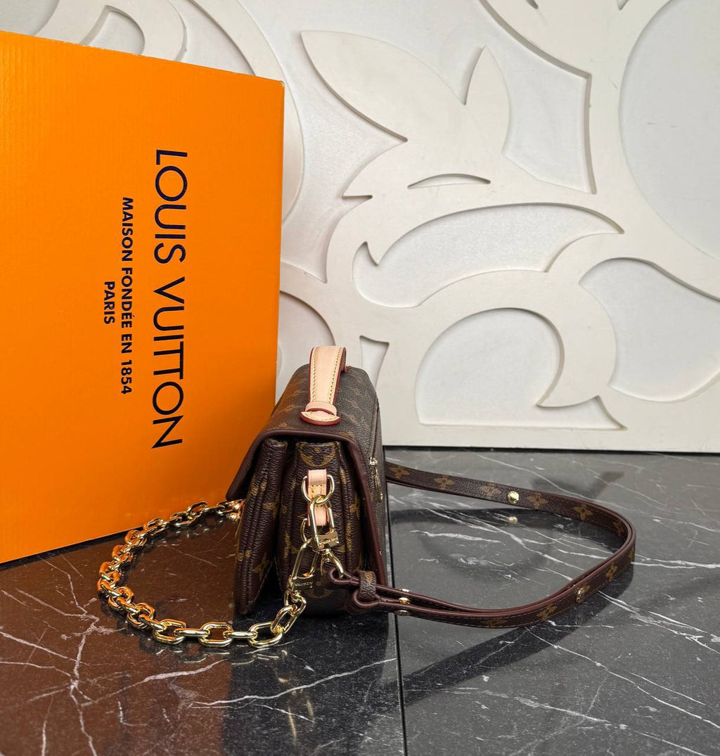 Louis Vuitton Pochette Metis East West 

5580-1 ⭐️