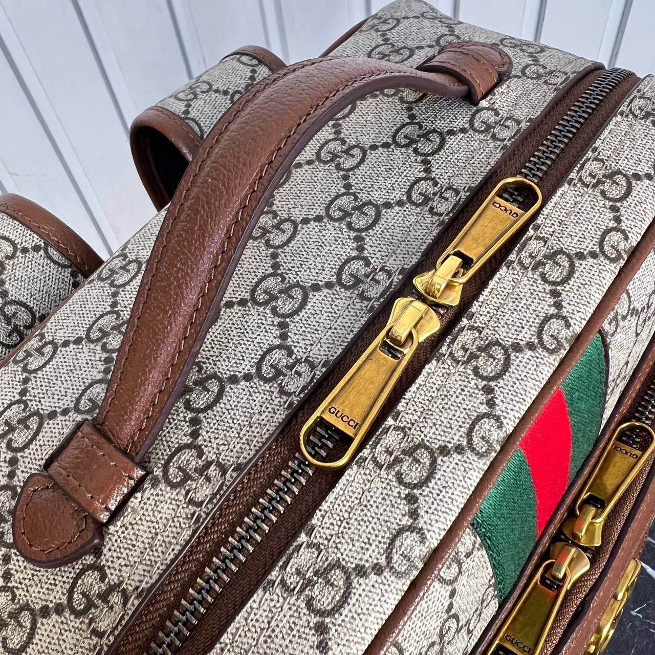 Gucci GG Supreme Backpack

32x36 cm 
6297 ⭐️