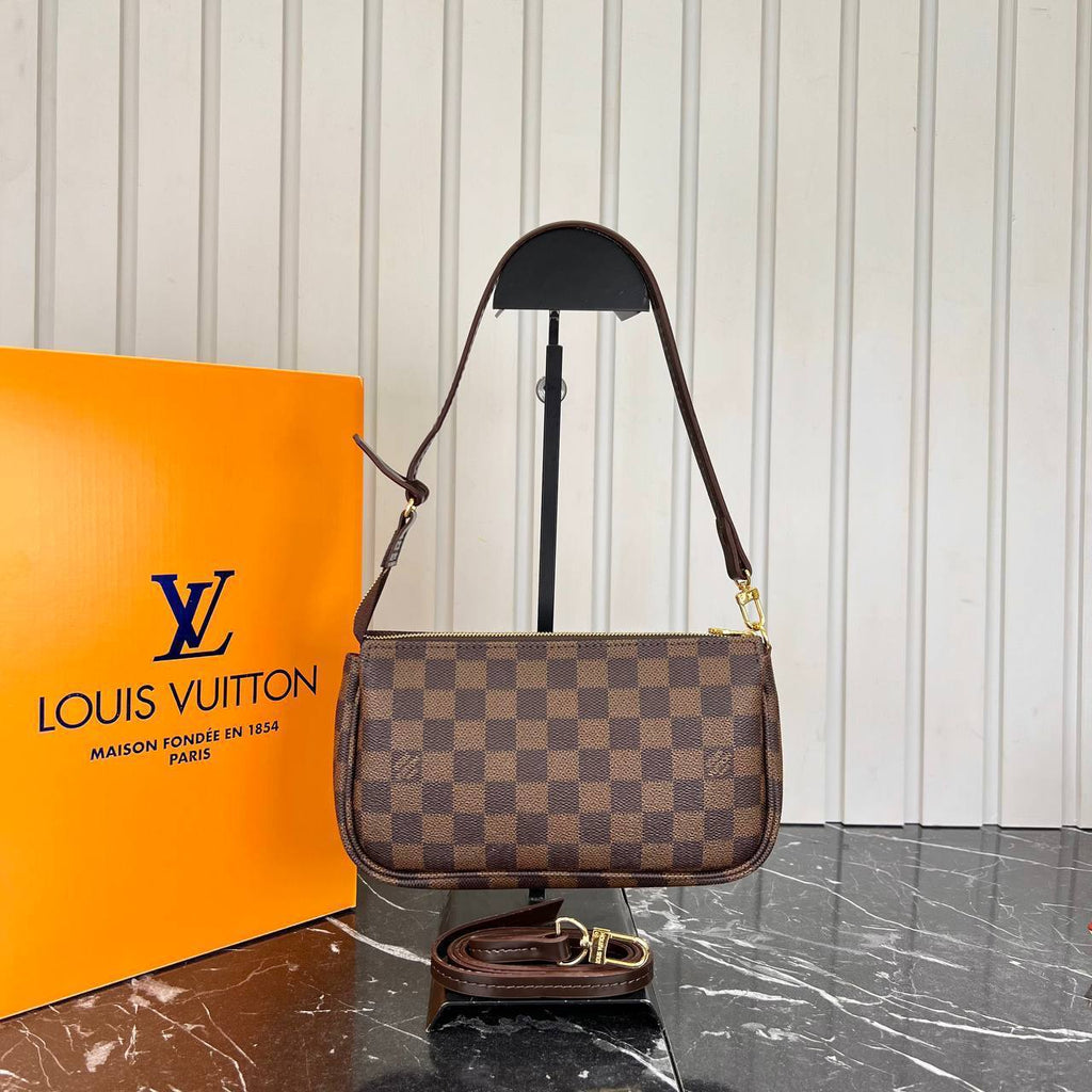 Louis Vuitton Pochette Small 

272 ⭐️
