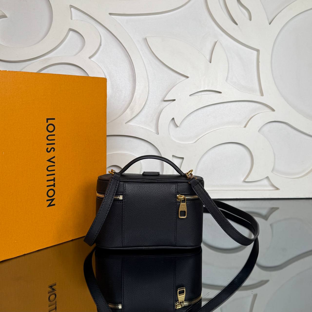 Louis Vuitton Low Key Vanity Pouch

910633 ⭐️