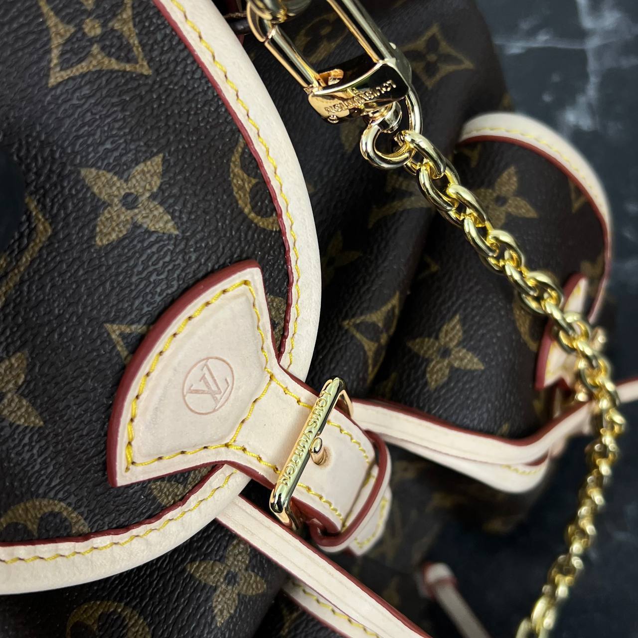 Louis Vuitton Excursion PM Backpack

6448