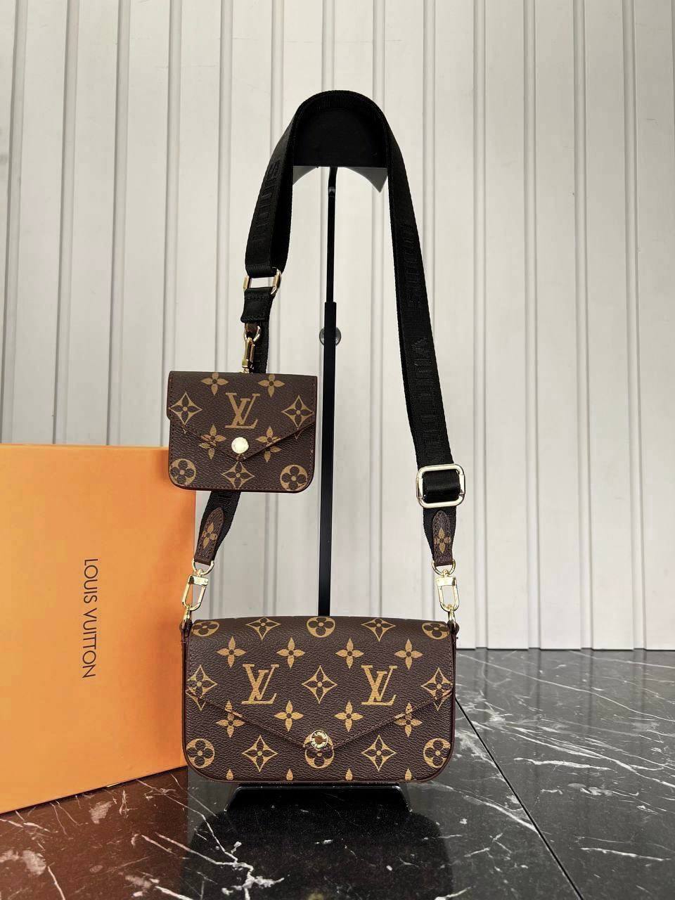 Louis Vuitton Felicie Strap & Go Wallet 

5654