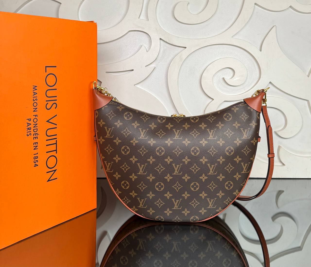 Louis Vuitton Loop Hobo Bag 

910432 ⭐️