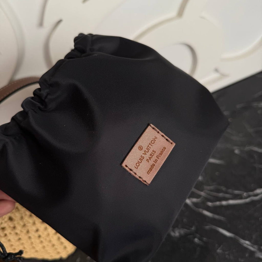 Louis Vuitton All In BB Raffia Bag

910121 ⭐️