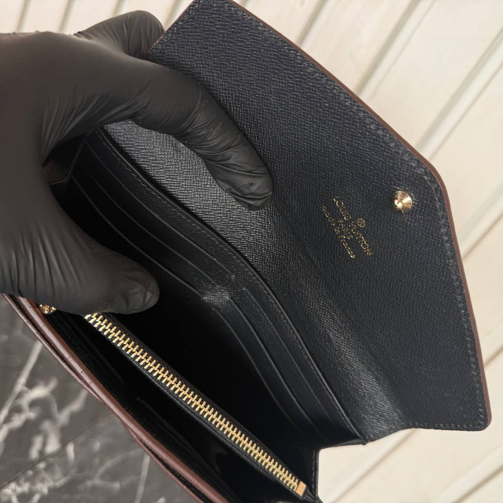 Louis Vuitton Sarah Wallet 

79-1 ⭐️