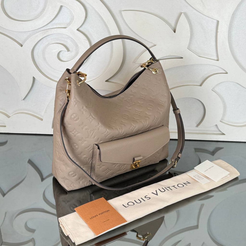 Louis Vuitton Hobo Metis

910619 ⭐️