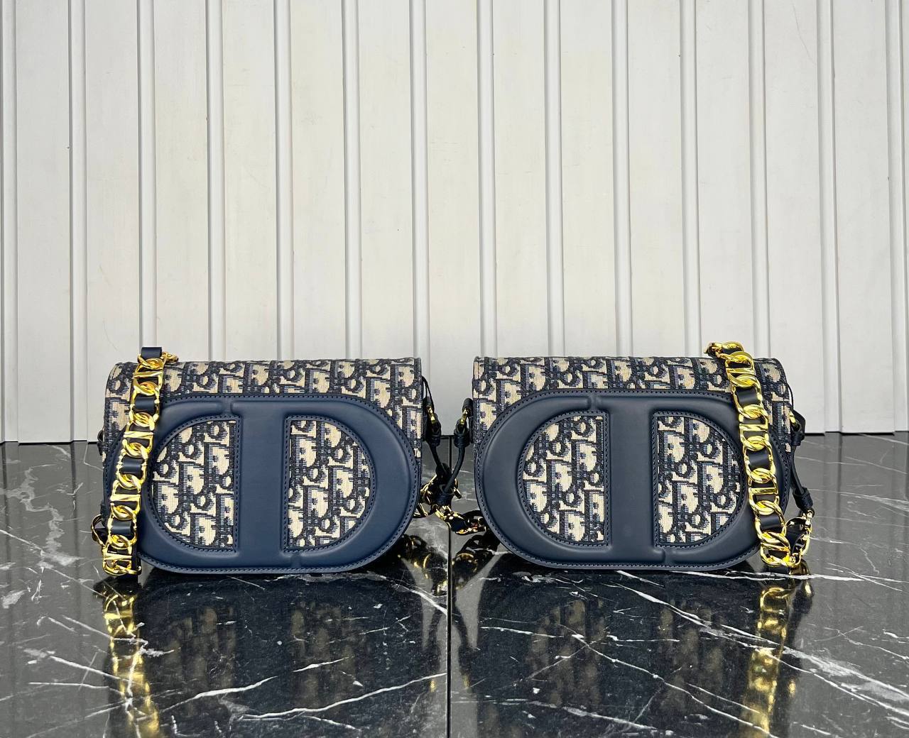 Christian Dior Signature Bag

24x14cm 
5686-1 ⭐️