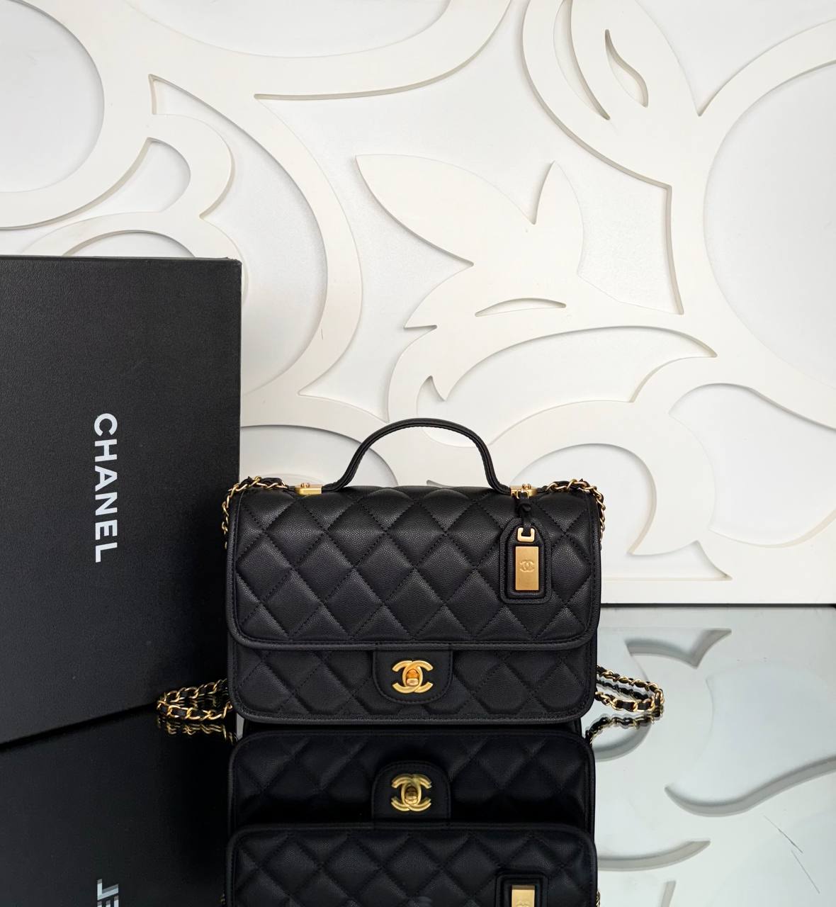 Chanel Medium Flap Bag

25x16 cm
910206 ⭐️
