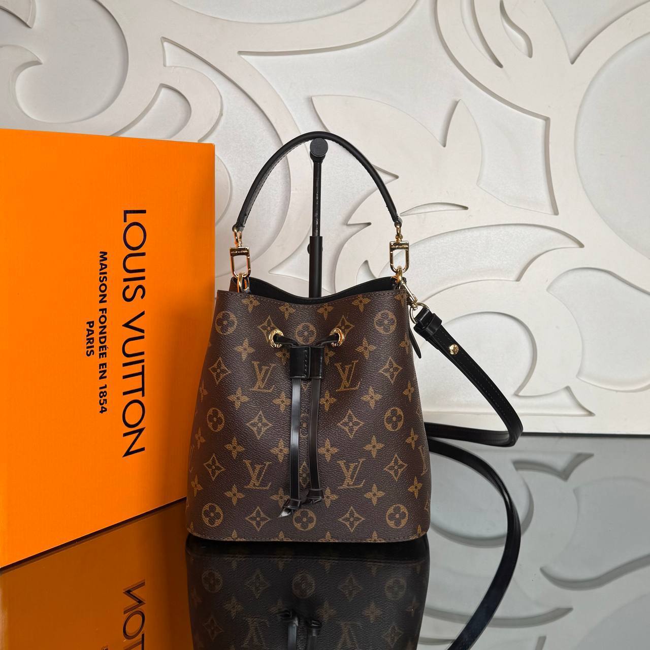 Louis Vuitton Neo Noe BB

676-2 ⭐️