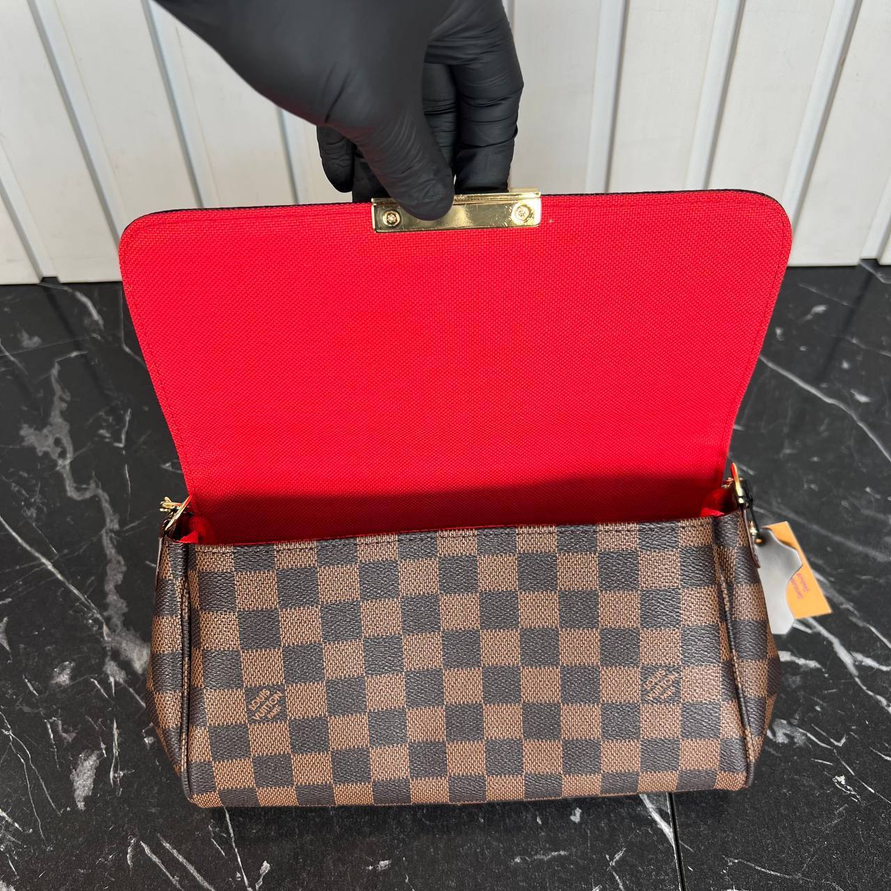 Louis Vuitton Favorite PM 

229 ⭐️