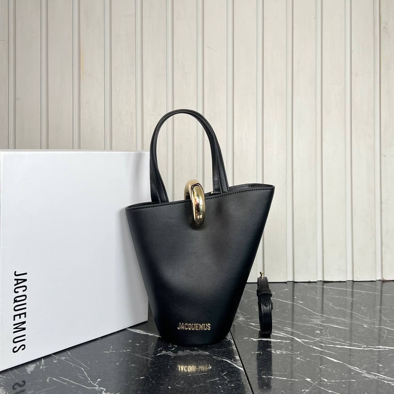 Jacquemus Bambola La Casa Bag
-50% προσφορά 
24x22 cm
6877 ⭐️