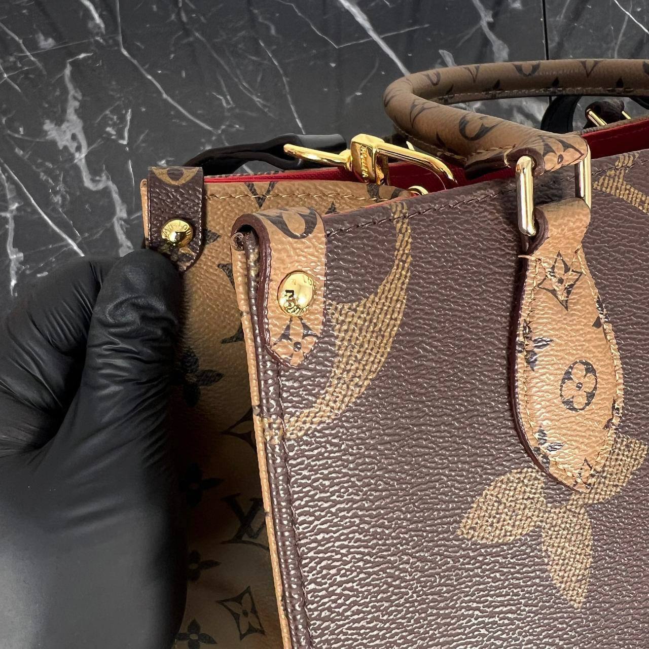 Louis Vuitton OnTheGo PM

5300 ⭐️
