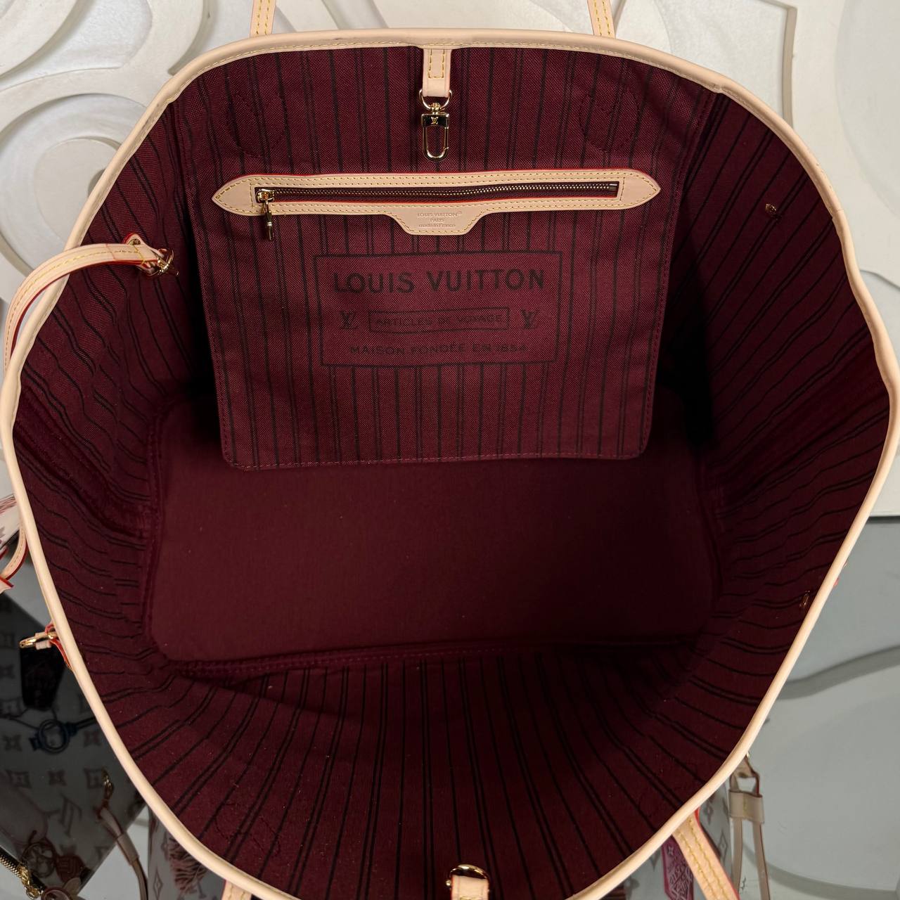 Louis Vuitton Neverfull GM
Limidet 1854 
910815 ⭐️