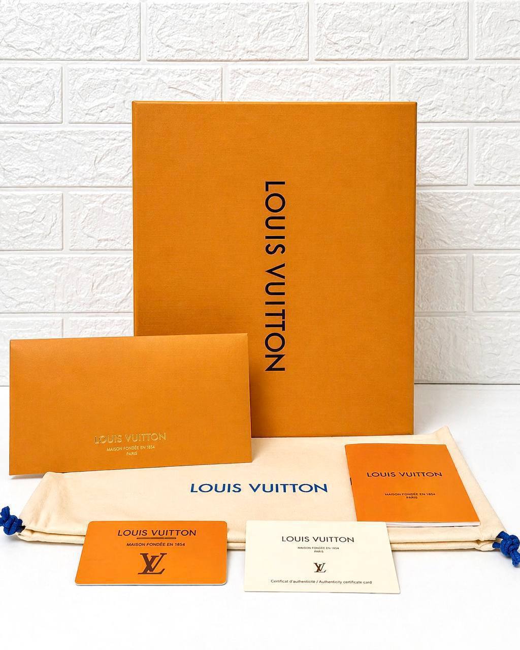 Louis Vuitton Tilted Sneaker

911226 ⭐️
