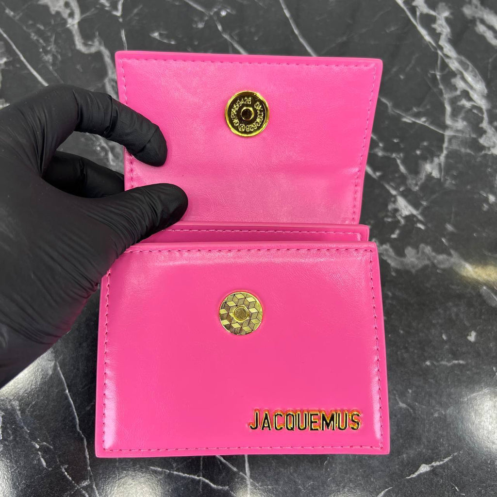 Jacquemus Chiguito Bag Nano

13x10 cm
5736-5 
💥Sale💥