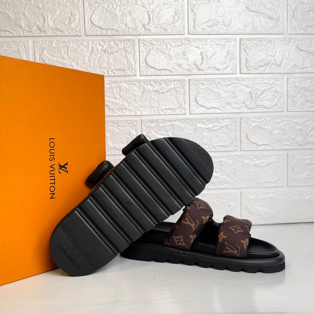 Louis Vuitton Pool Pillow Flat Comfort Mule

211116 ⭐️
