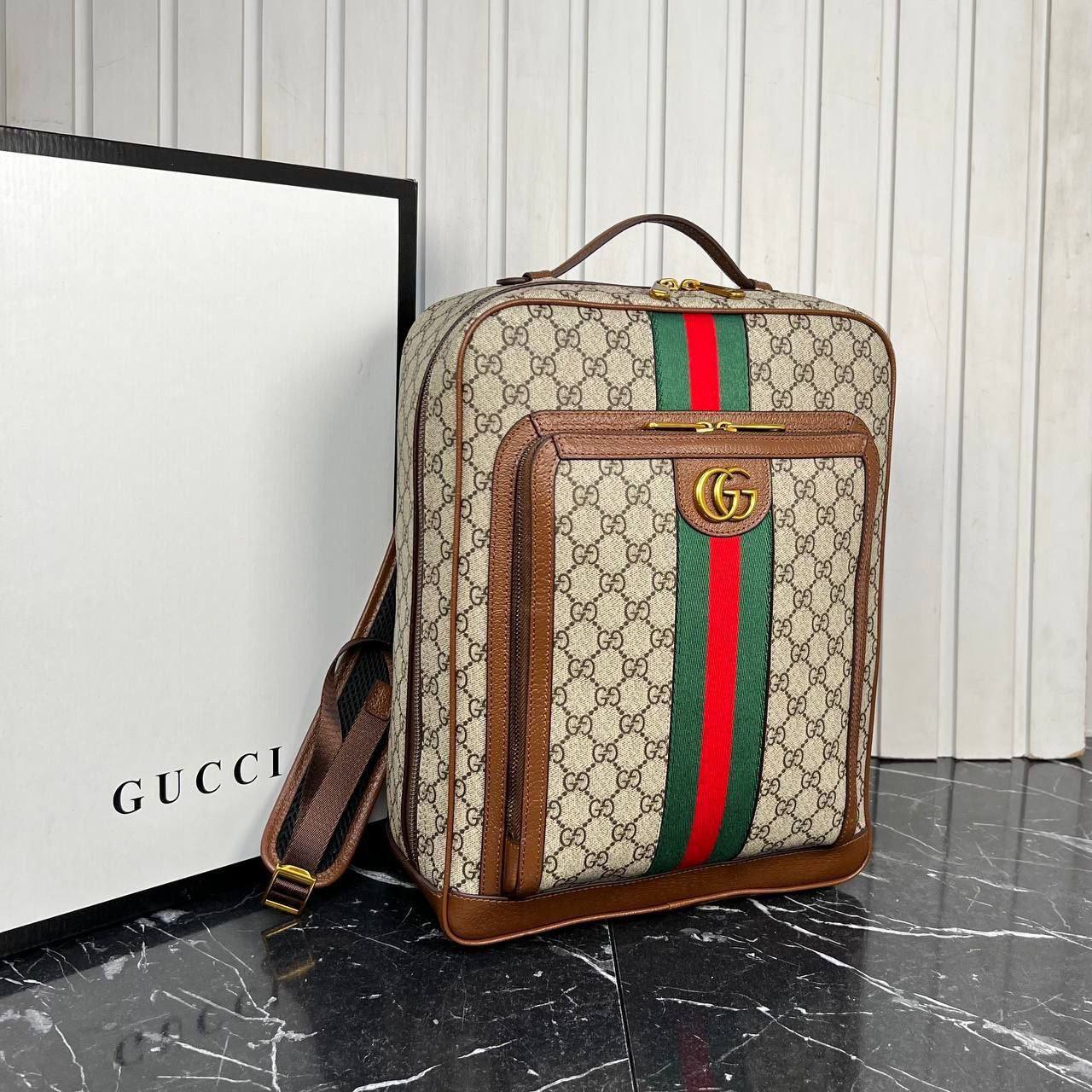 Gucci GG Supreme Backpack

32x36 cm 
6297 ⭐️