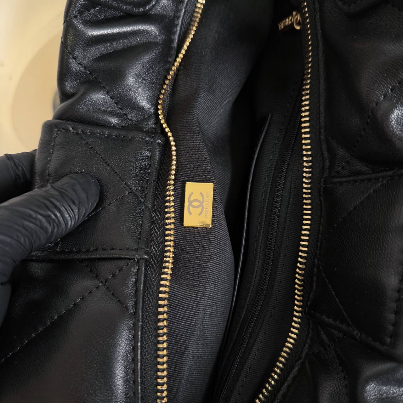 Chanel Bow Bag 

36x26 cm
910399 ⭐️